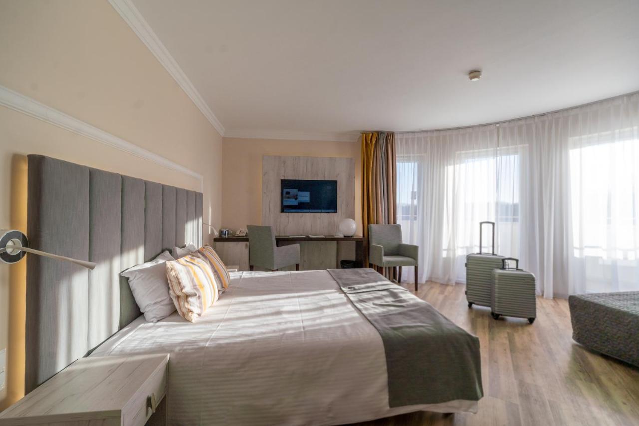 Hotel & Spa Trzy Wyspy ชวีโนวิชแจ ภายนอก รูปภาพ
