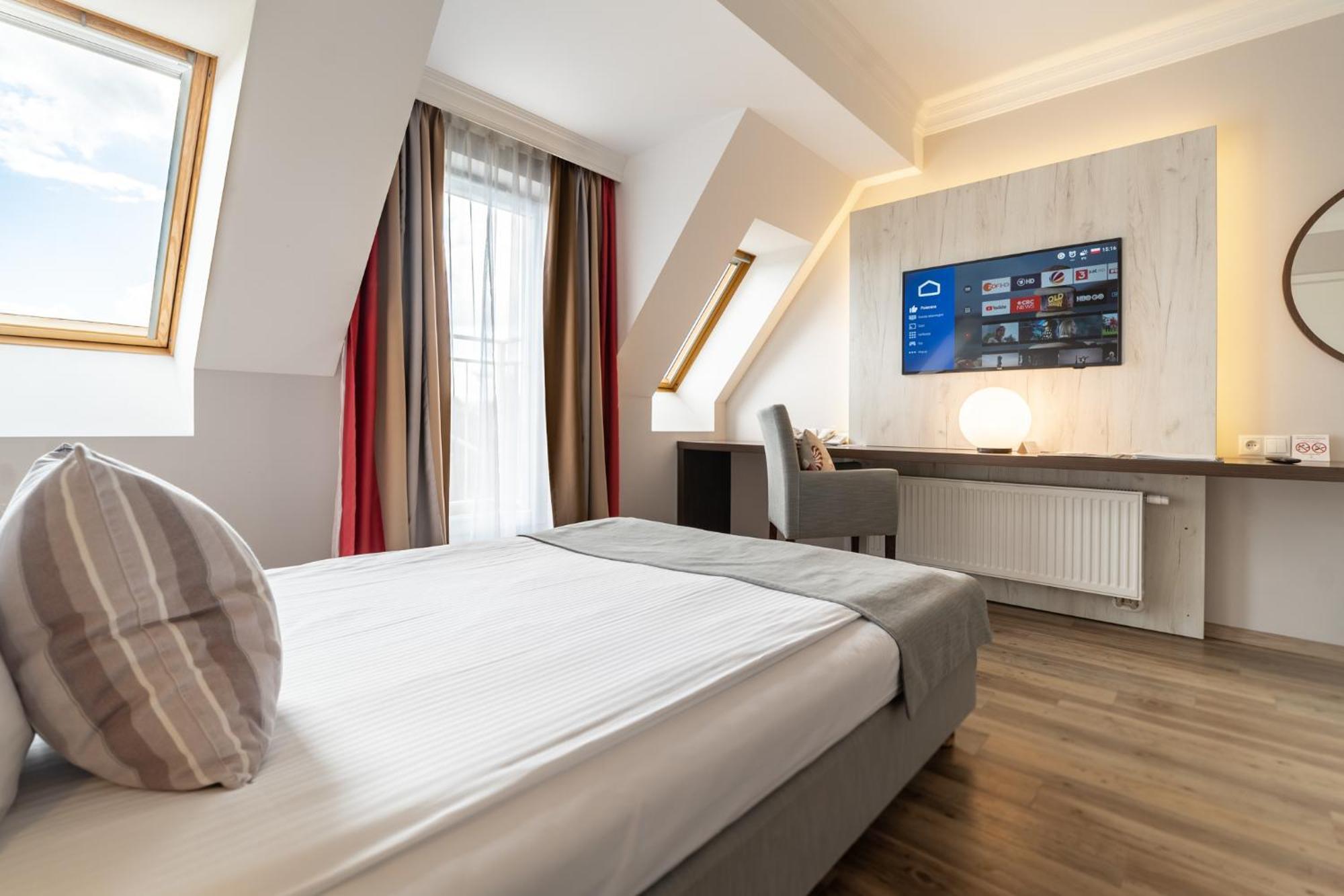 Hotel & Spa Trzy Wyspy ชวีโนวิชแจ ภายนอก รูปภาพ