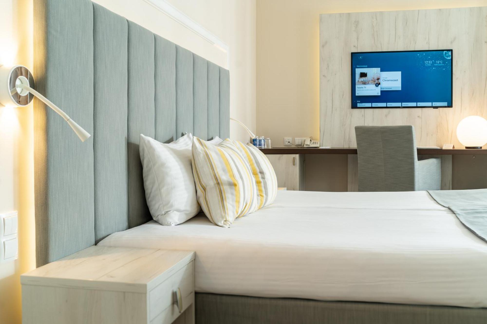 Hotel & Spa Trzy Wyspy ชวีโนวิชแจ ภายนอก รูปภาพ