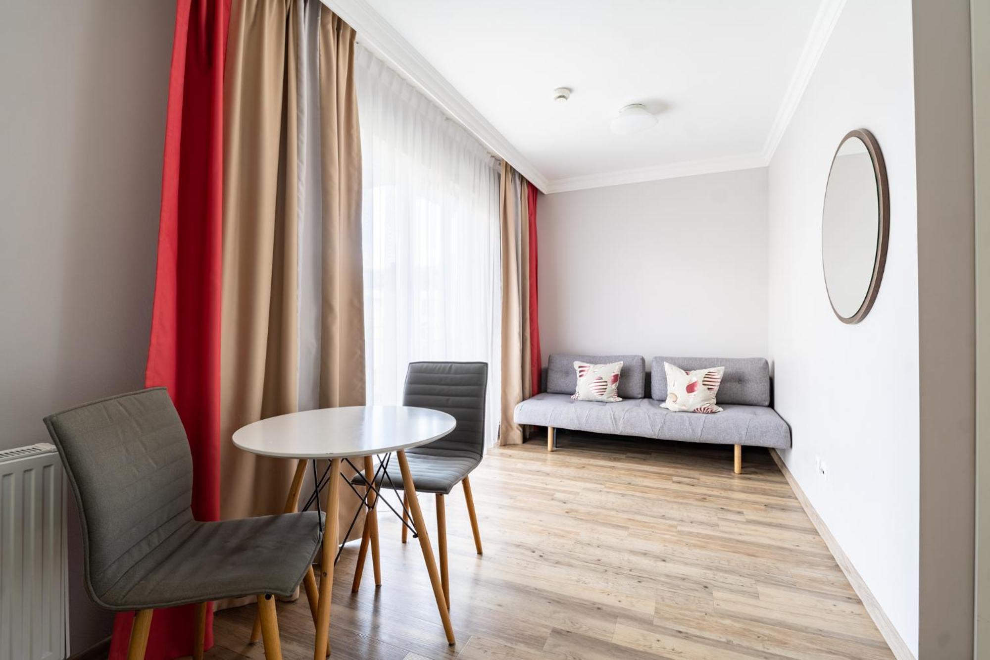 Hotel & Spa Trzy Wyspy ชวีโนวิชแจ ภายนอก รูปภาพ