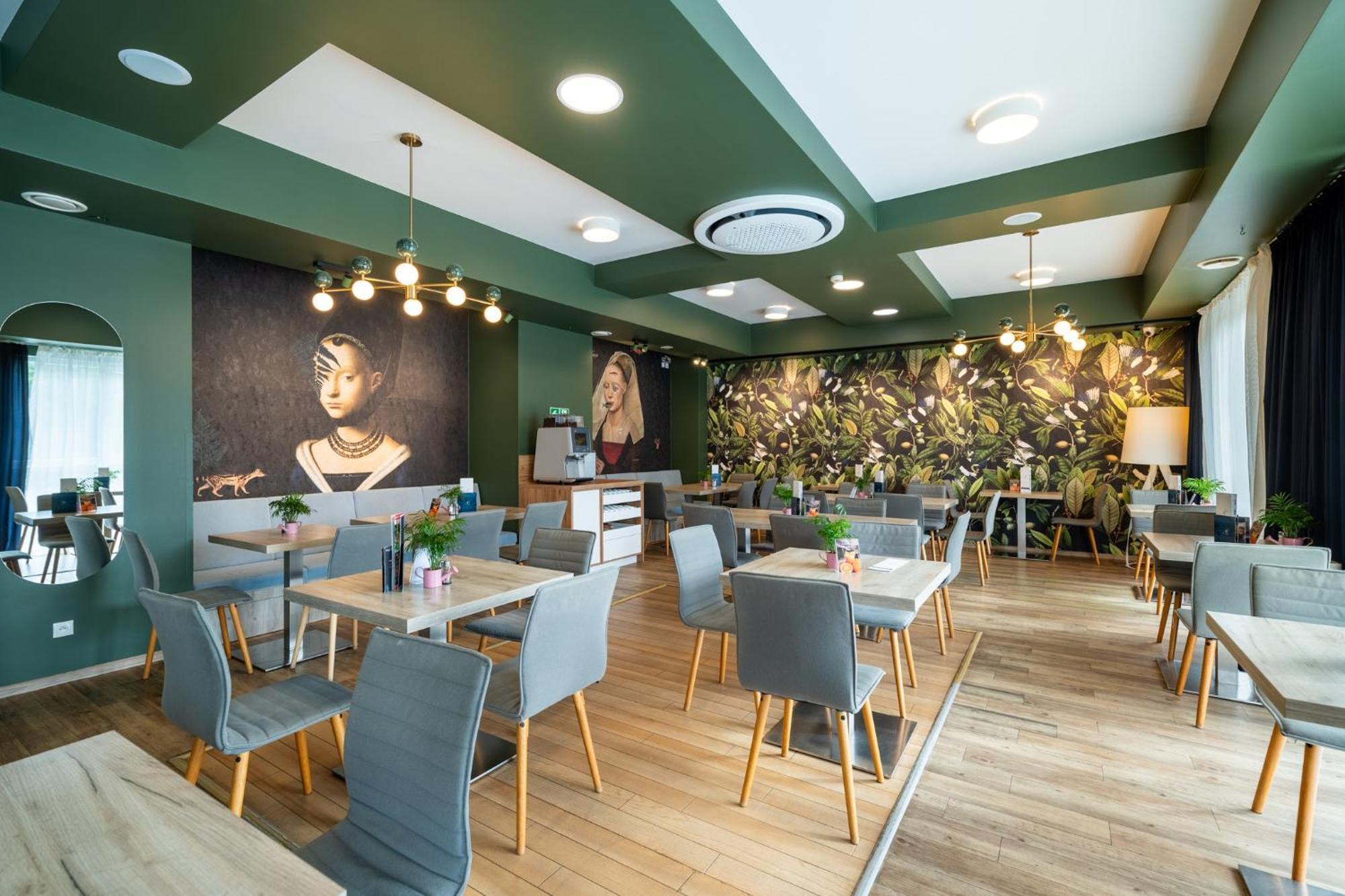 Hotel & Spa Trzy Wyspy ชวีโนวิชแจ ภายนอก รูปภาพ