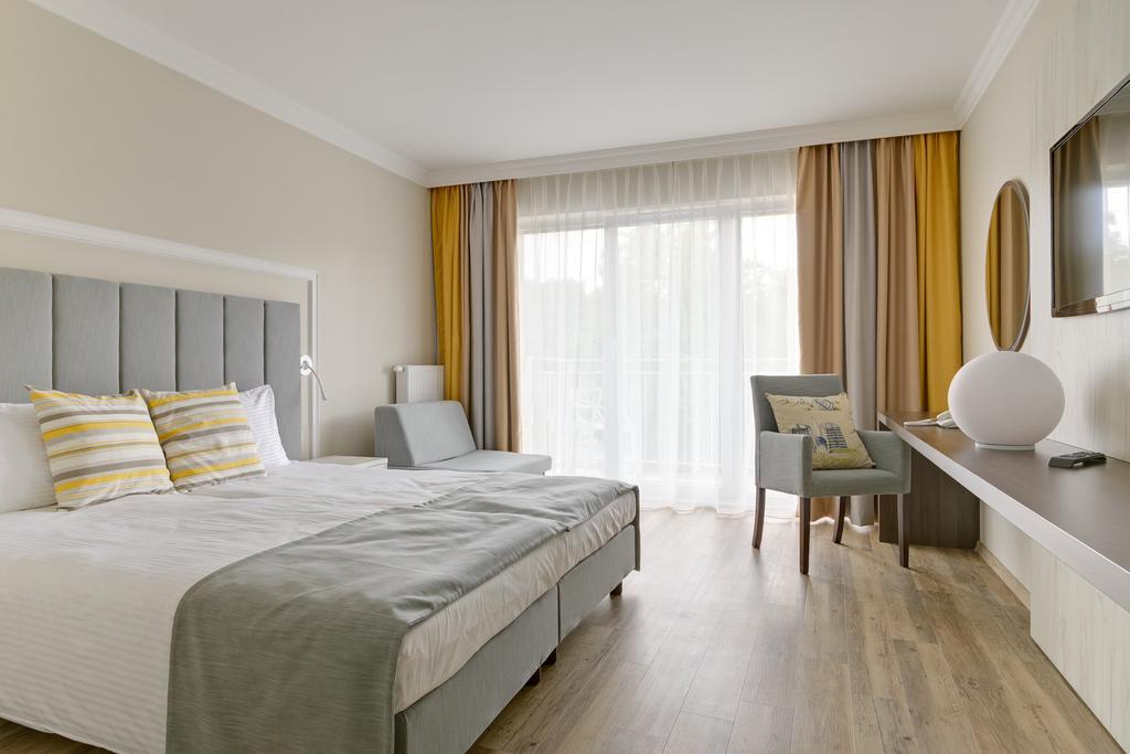Hotel & Spa Trzy Wyspy ชวีโนวิชแจ ภายนอก รูปภาพ